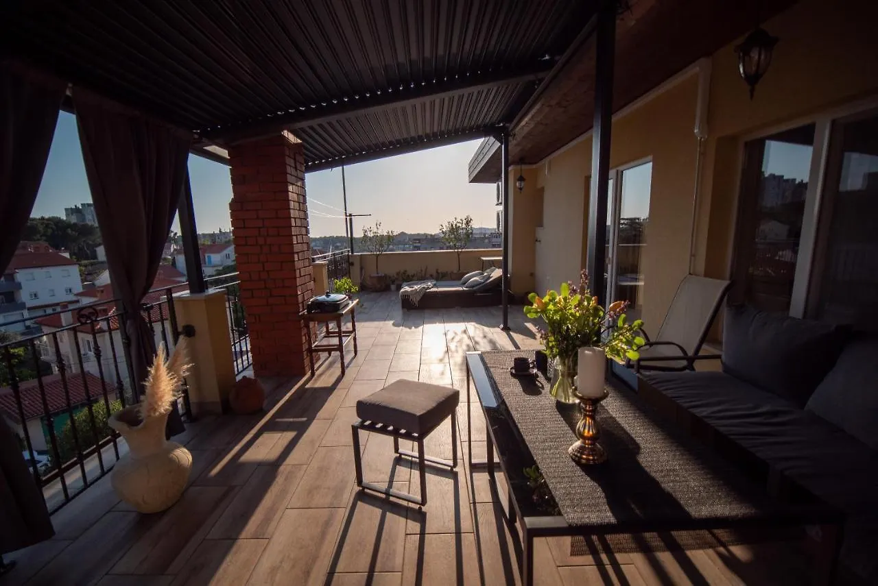 Art Apartment Sole 0*, Pula
